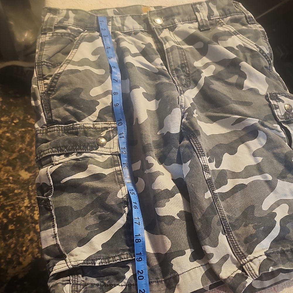 Carhartt Men's Camo Cargo Shorts - Gray & White